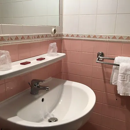 Le Capitole Otel 2*